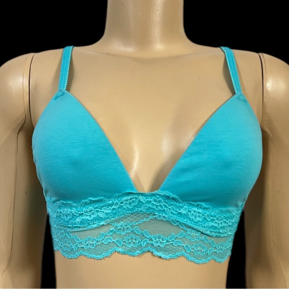 New Victoria’s Secret Lightly Lined / Lace Trim Bralette Bra Blue Medium